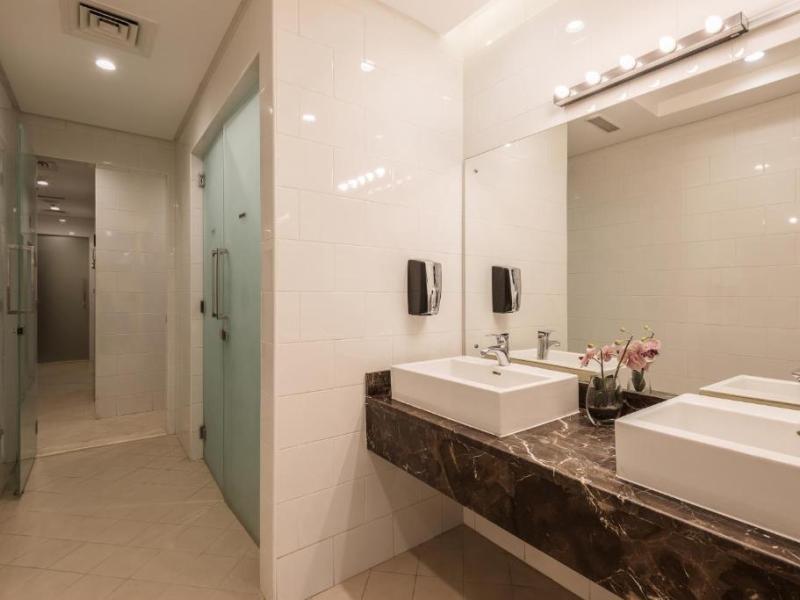 Landmark Premier Hotel