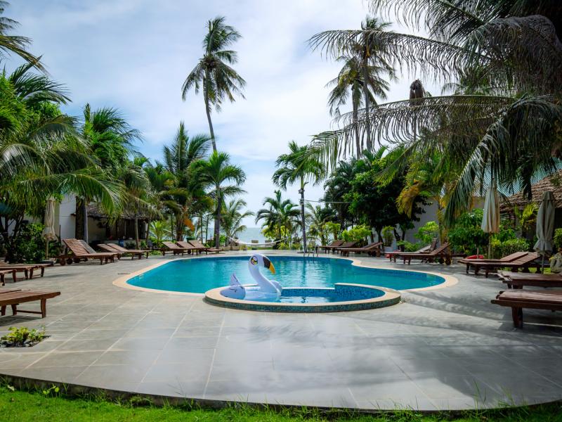 Sun & Sands Beach Hotel