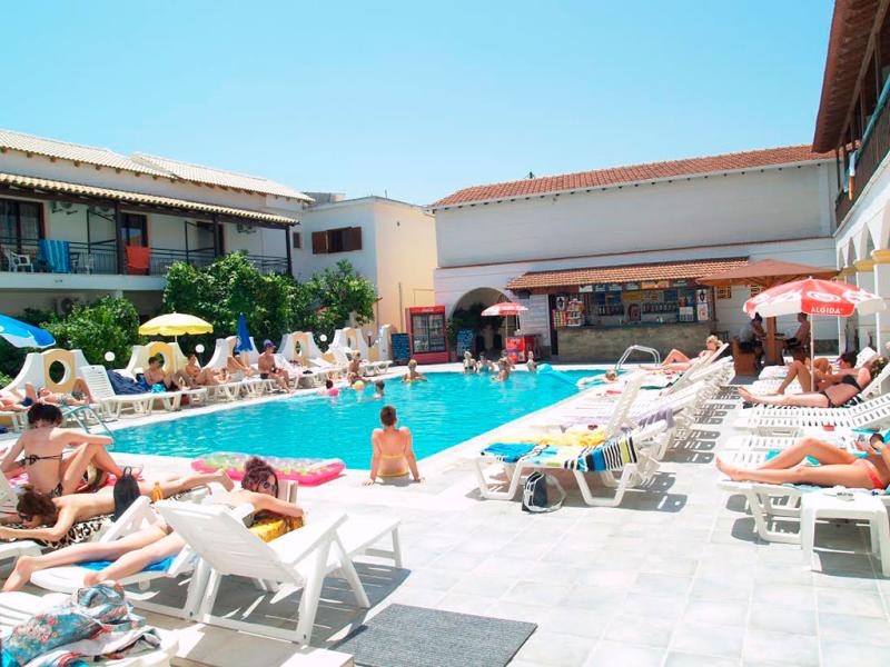 Lefkimi Hotel