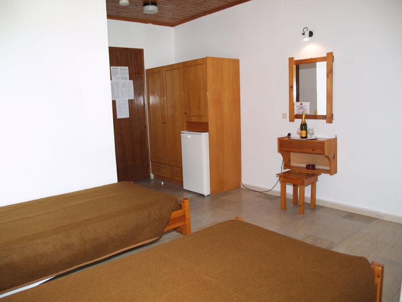 Lefkimi Hotel