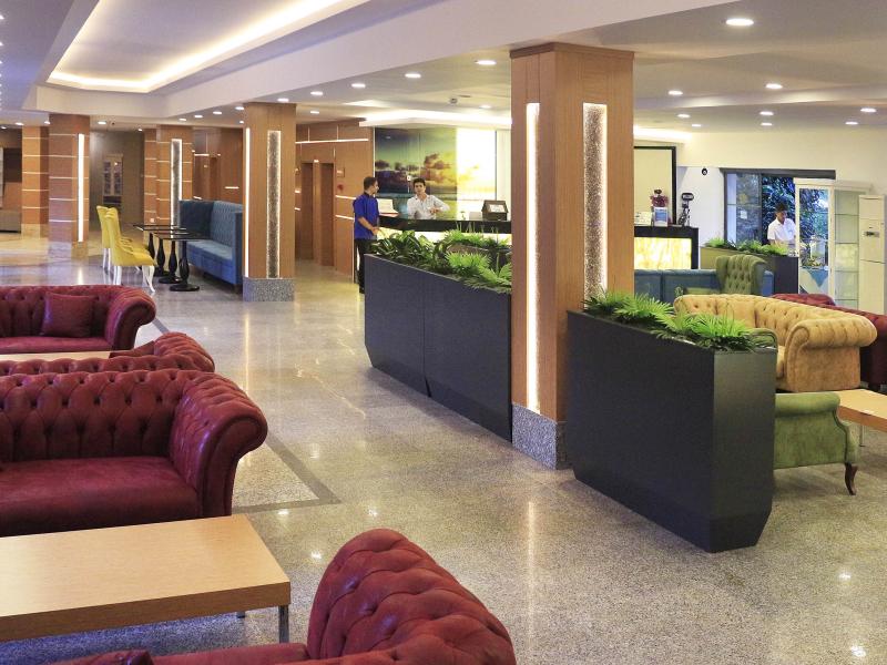 Club Aqua Plaza