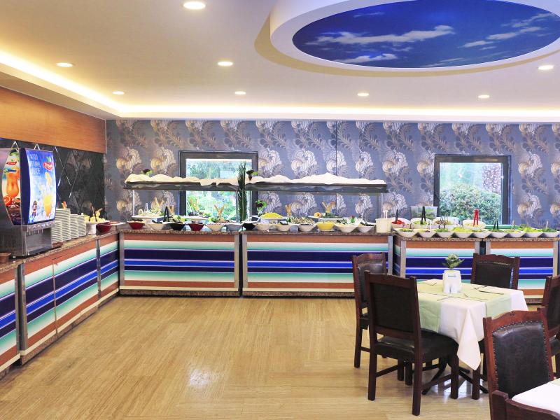 Club Aqua Plaza
