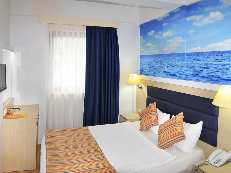 Club Aqua Plaza
