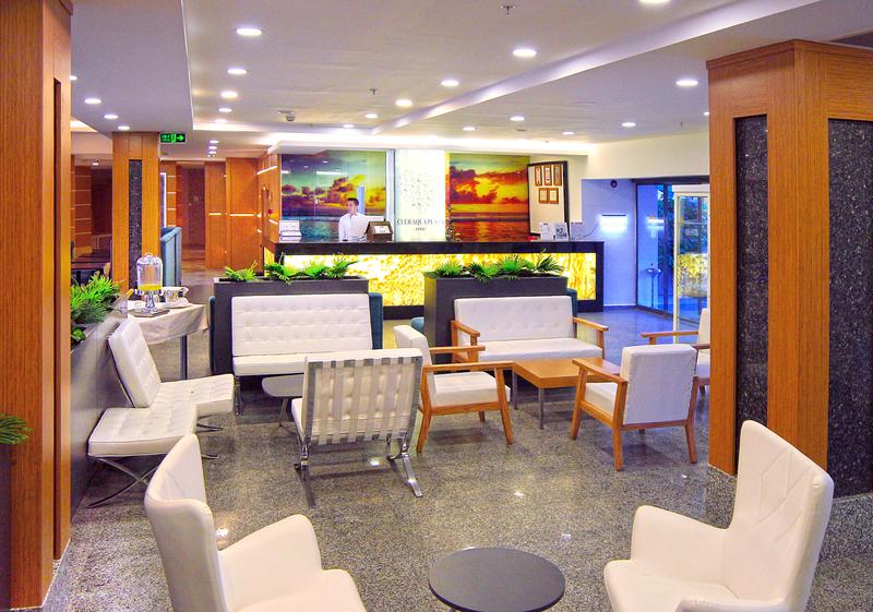 Club Aqua Plaza