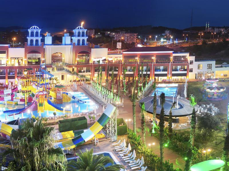 Club Aqua Plaza