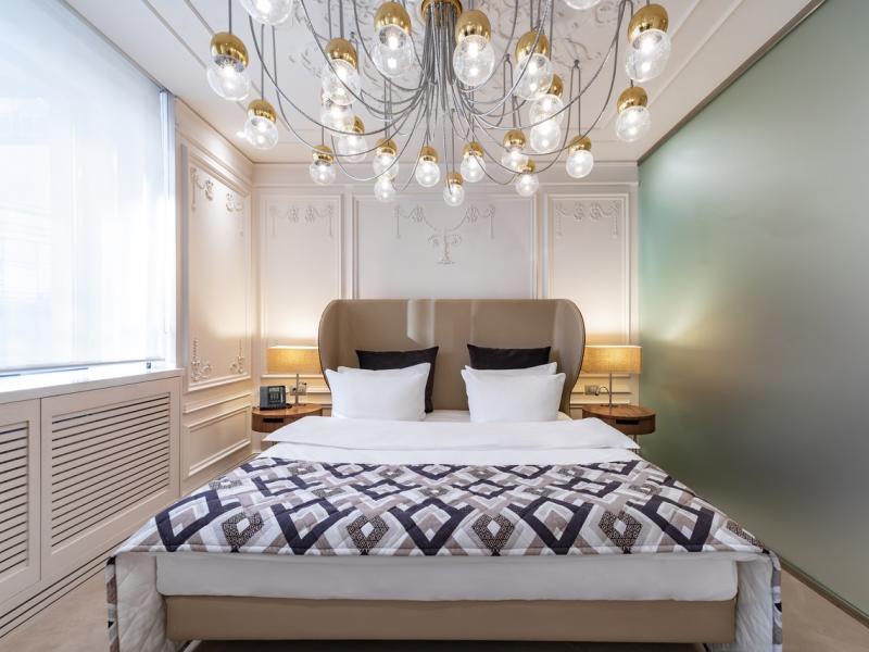 Crown Hotel by Renaissance Development