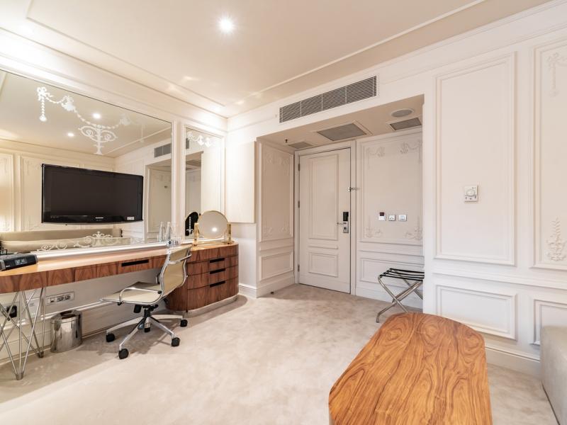 Crown Hotel by Renaissance Development