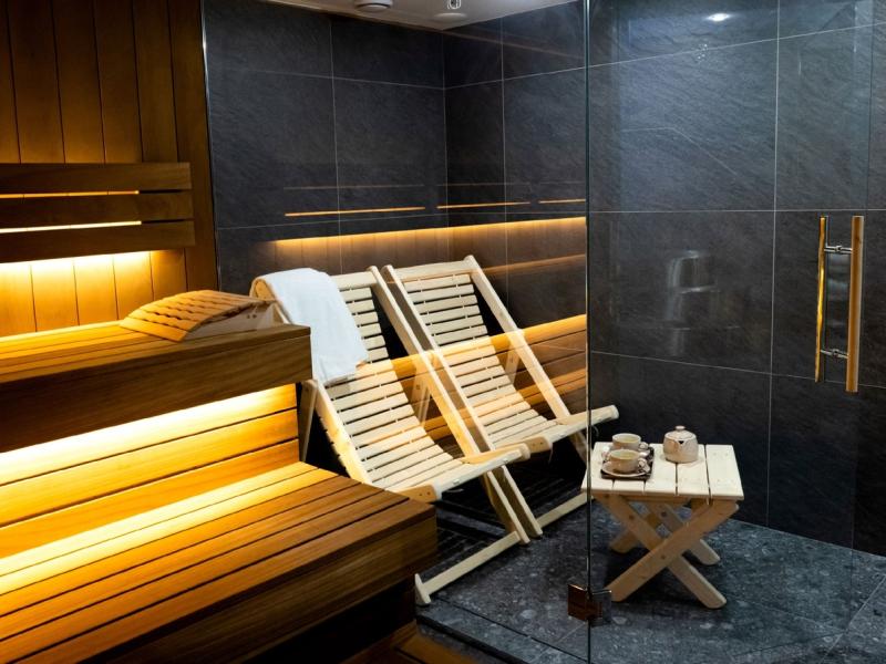 Crown Hotel by Renaissance Development