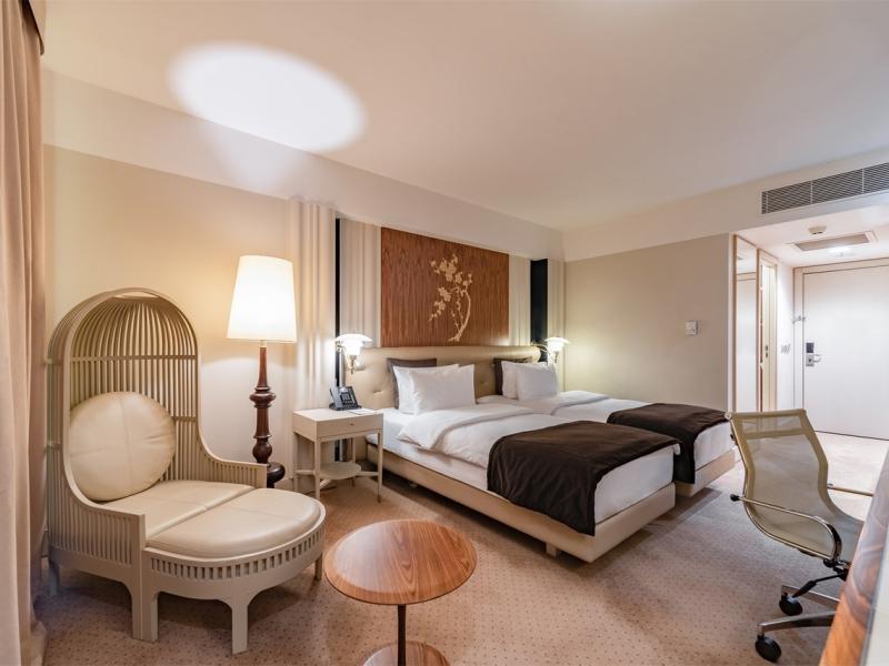 Crown Hotel by Renaissance Development