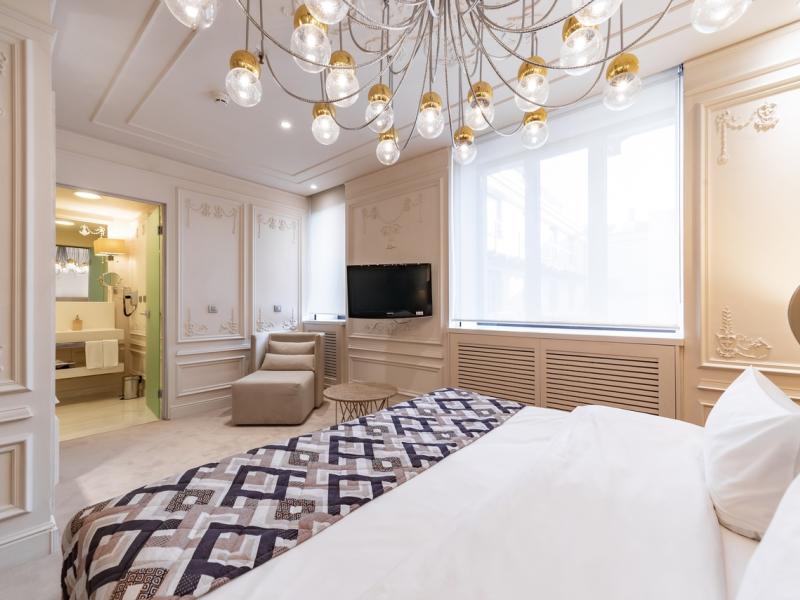 Crown Hotel by Renaissance Development