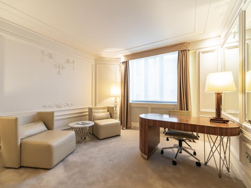 Crown Hotel by Renaissance Development
