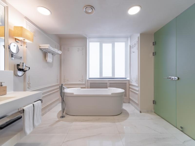 Crown Hotel by Renaissance Development