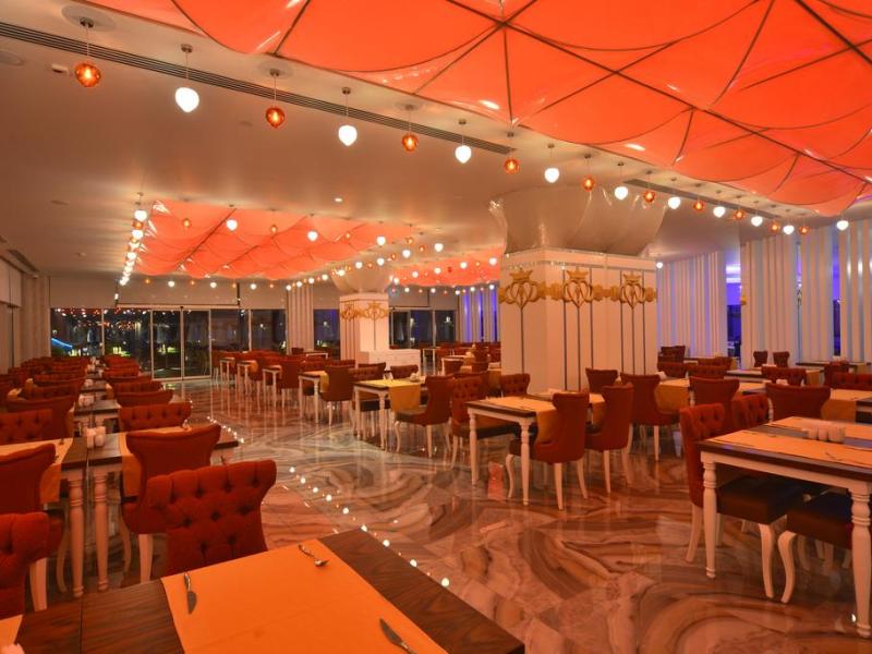 Azura Deluxe Resort & Spa Hotel