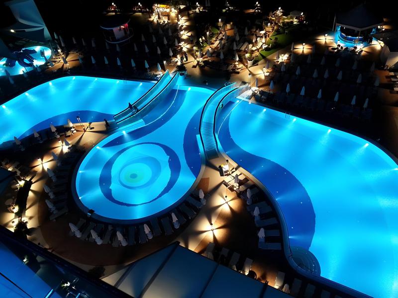 Azura Deluxe Resort & Spa Hotel