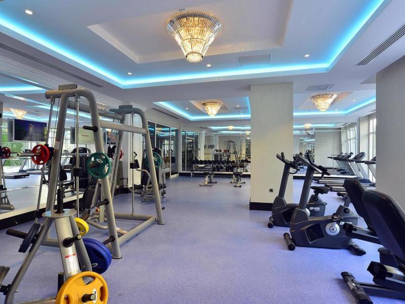 Azura Deluxe Resort & Spa Hotel