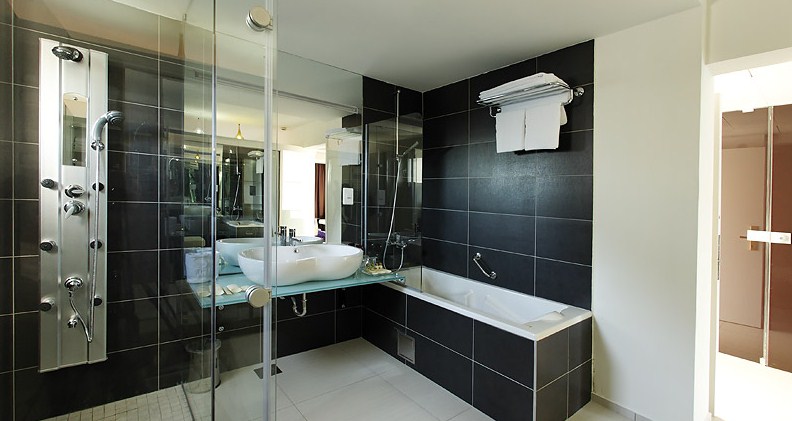 Riviera Resort Hotel