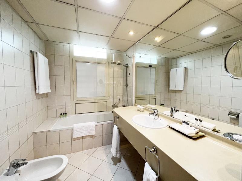 Swissotel Al Murooj Dubai