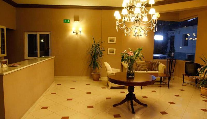 Lambrinos Suites Hotel