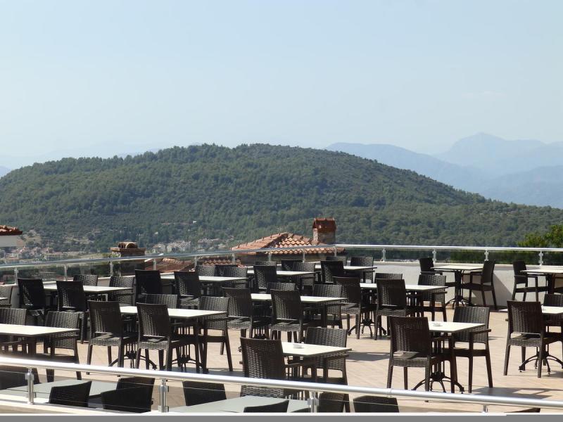 Sunshine Holiday Resort