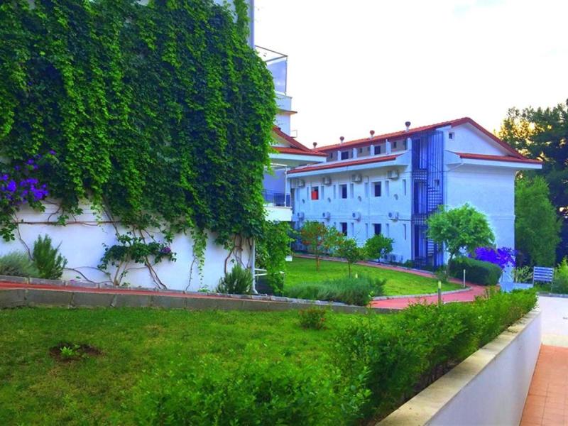 Sunshine Holiday Resort