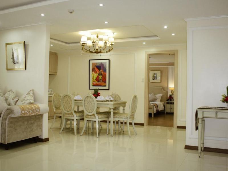 Golden Prince Hotel and Suites