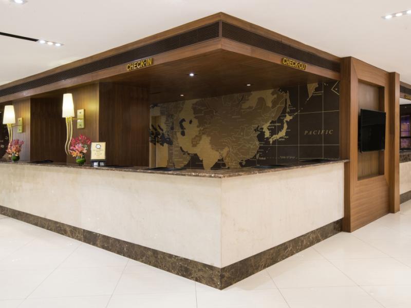 Golden Prince Hotel and Suites