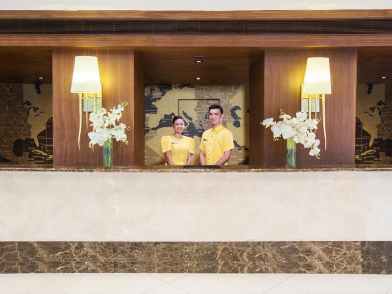 Golden Prince Hotel and Suites