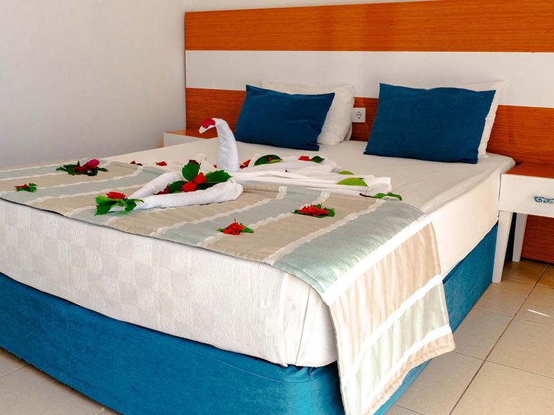 Side Legend Hotel
