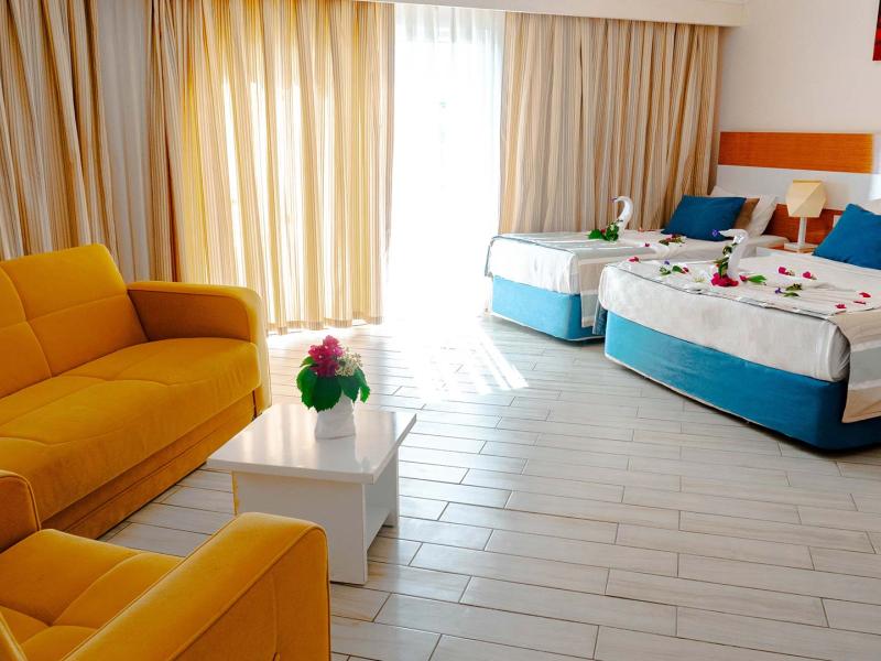 Side Legend Hotel