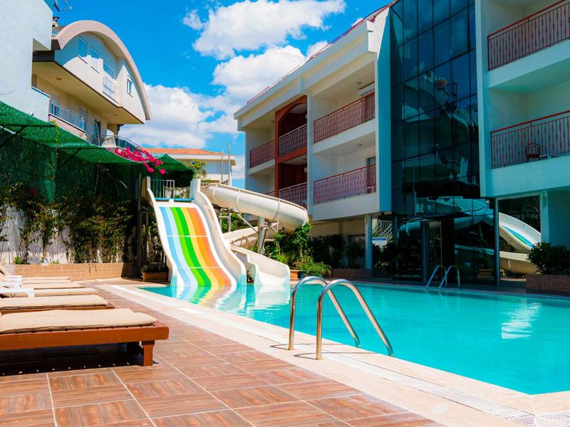 Side Legend Hotel