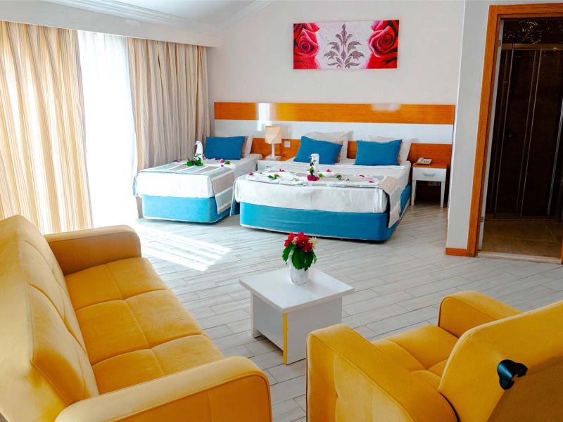 Side Legend Hotel
