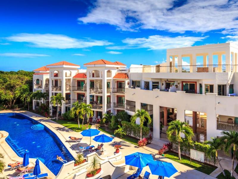 Paseo del Sol Condominios by Bric