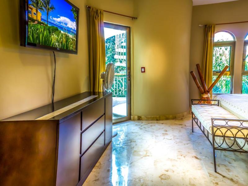 Paseo del Sol Condominios by Bric