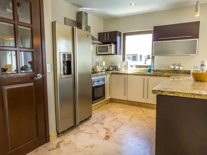 Paseo del Sol Condominios by Bric