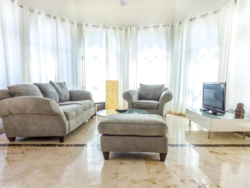 Paseo del Sol Condominios by Bric