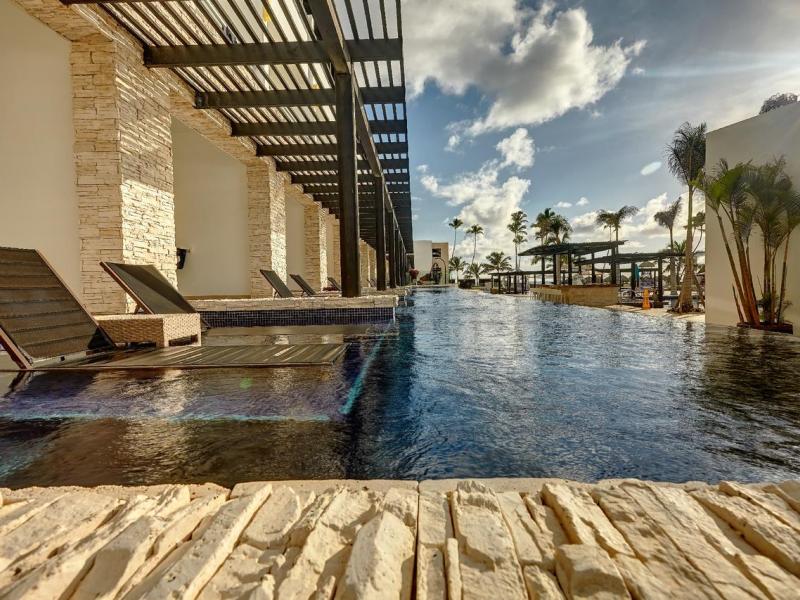 Royalton CHIC Punta Cana Resort & Spa