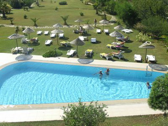 Club E