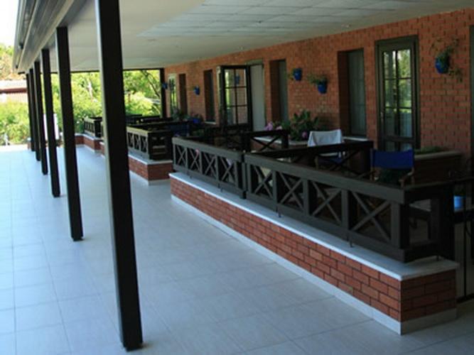 Club E