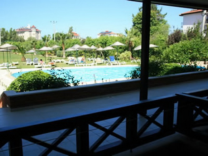 Club E