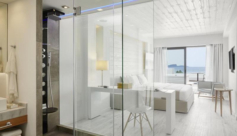 Lichnos Beach Hotel & Suites