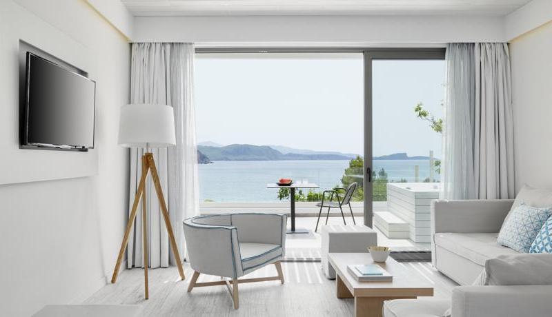 Lichnos Beach Hotel & Suites