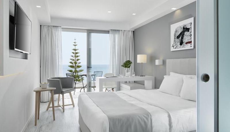 Lichnos Beach Hotel & Suites