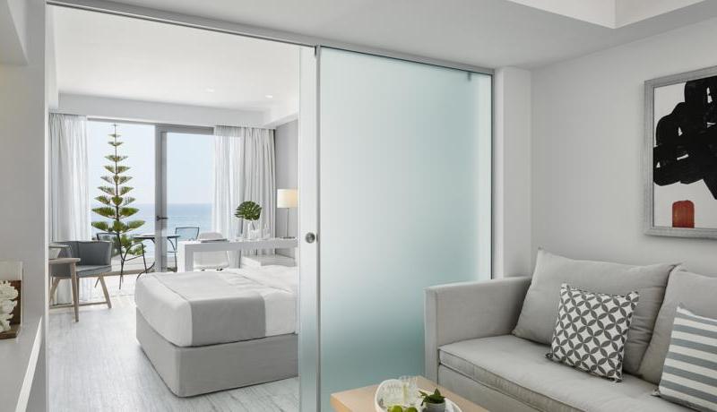 Lichnos Beach Hotel & Suites
