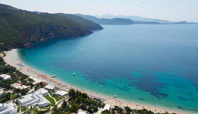 Lichnos Beach Hotel & Suites
