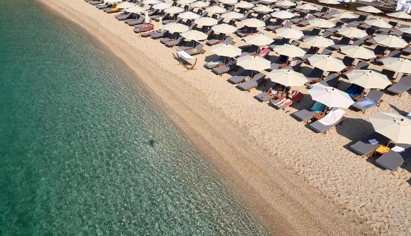 Lichnos Beach Hotel & Suites