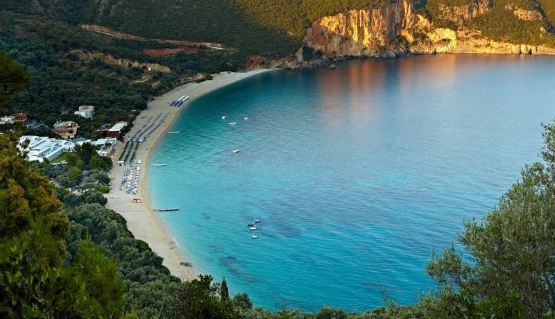 Lichnos Beach Hotel & Suites