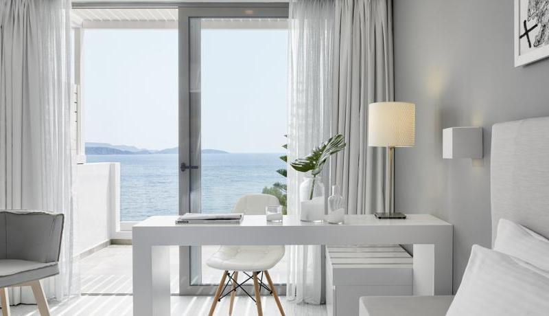 Lichnos Beach Hotel & Suites
