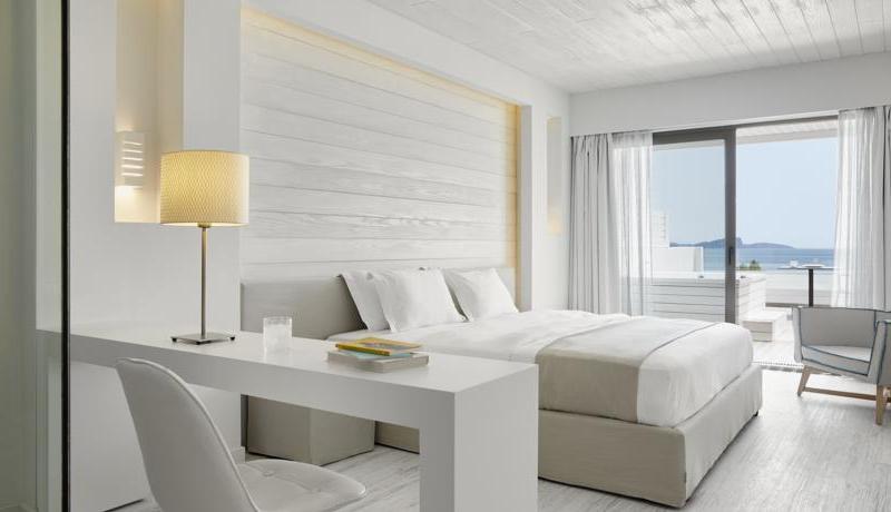 Lichnos Beach Hotel & Suites