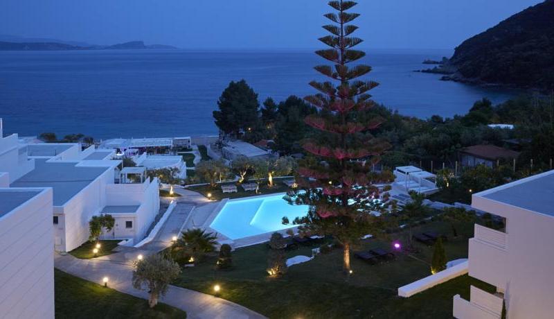 Lichnos Beach Hotel & Suites