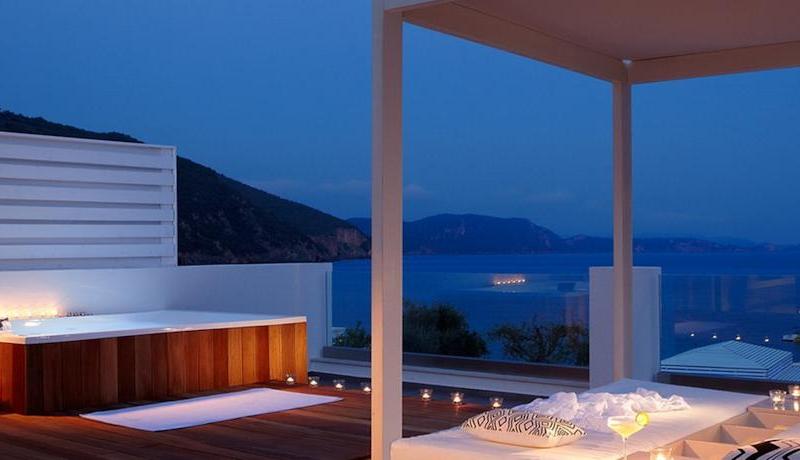 Lichnos Beach Hotel & Suites